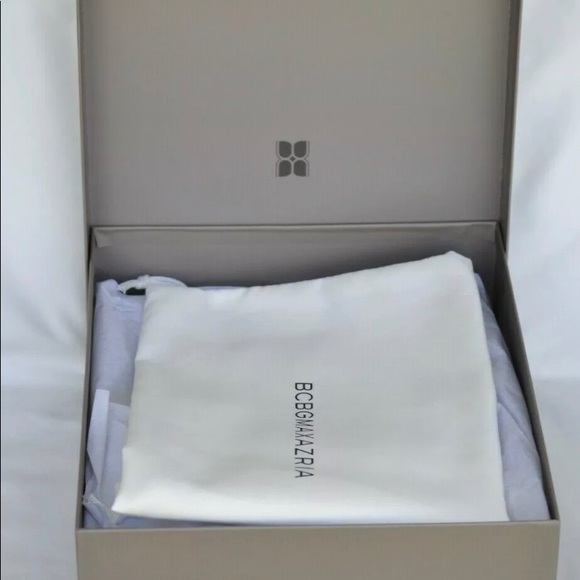 NWB BCBG SlipOn Low Boot Black Leather 9M Orig$278 - Picture 2 of 7